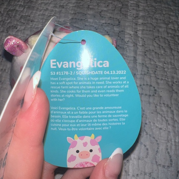 BNWT USA EXCLUSIVE 3.5” Valentine Evangelica Cow Clip Squishmallow - Picture 5 of 5